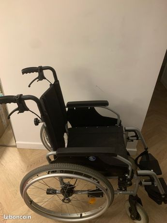 Fauteuil roulant pliable allemand