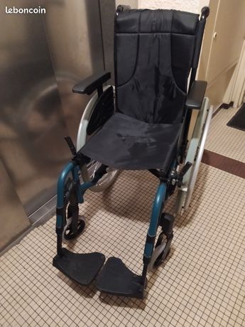 Fauteuil Roulant Pliable Complet