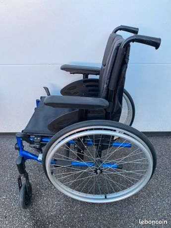 Fauteuil roulant pliable