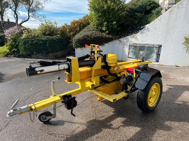 Fendeuse à bois tractee