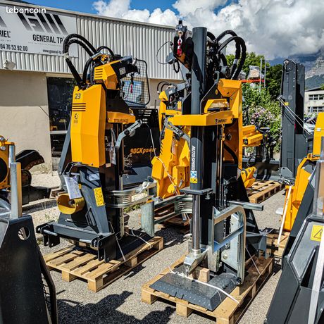 Fendeuse de bûches 21 tonnes UNIFOREST votre allié pour vos travaux forestiers