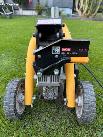 Fendeuse de bûches Ryobi