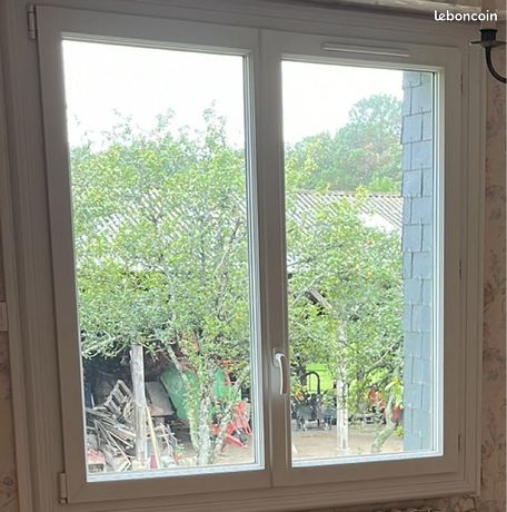Fenêtre 2 vantaux 150x150cm