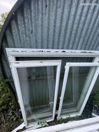 Fenêtre double vitrage 133 cm par 146 cm