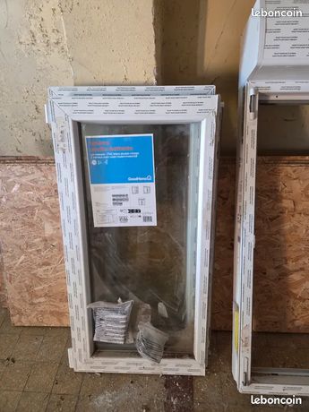 Fenetre double vitrage avec volet roulant electrique