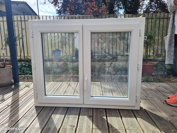 Fenêtre PVC blanche et double vitrage