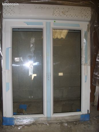 Fenetre pvc double vitrage neuve volet roulant integre radio commande somfy