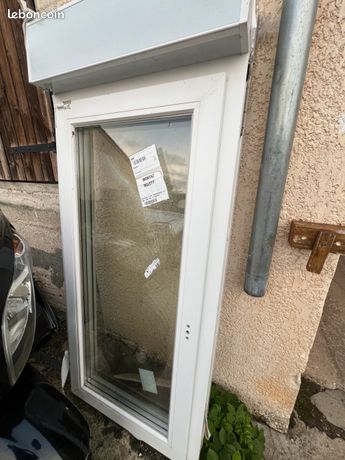 Fenetre PVC triple vitrage neuve 690/1390