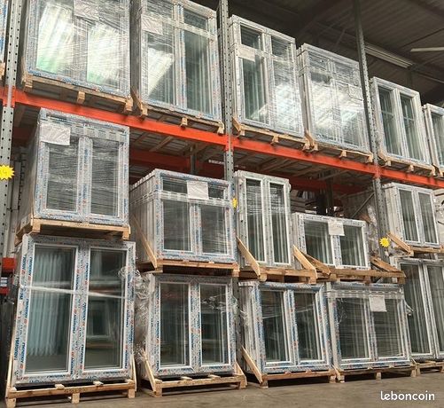 Fenêtre stock PVC