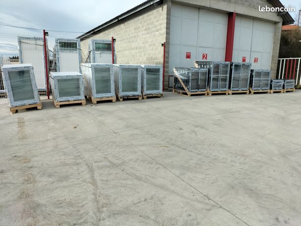 FENETRE TRIOLAIRE FENÊTRE pvc blanche 1 vantail poignée offerte / produit avec dormant 70 mm