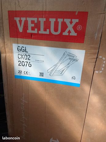 Fenêtre de toit à rotation VELUX Confort Whitefinish bois peint en blanc L. 55 x H. 78 cm