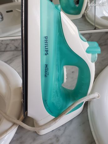 Fer à repasser Philips Mistral 2100Fer à repasser à vapeur Philips Mistral 2100 avec Calc - Clean