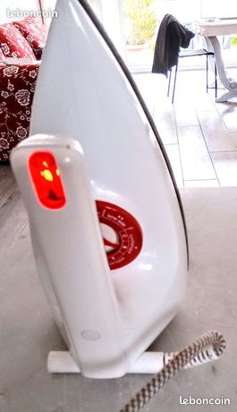 Fer électrique Calor 1000 W Idéal pressing ou usage d’appoint