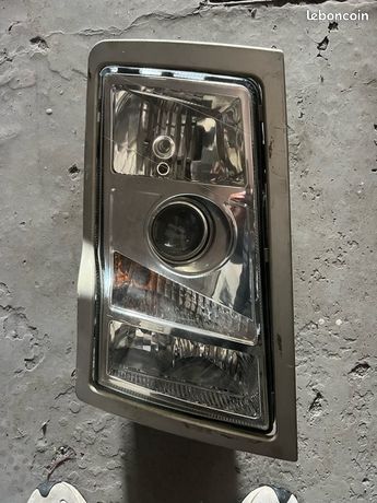 Feu avant droit Volvo
