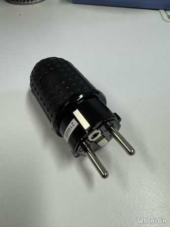 Fiche électrique mâle