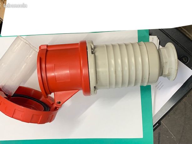 Fiche femelle 63a tétrapolaire triphasé 3P+T+N