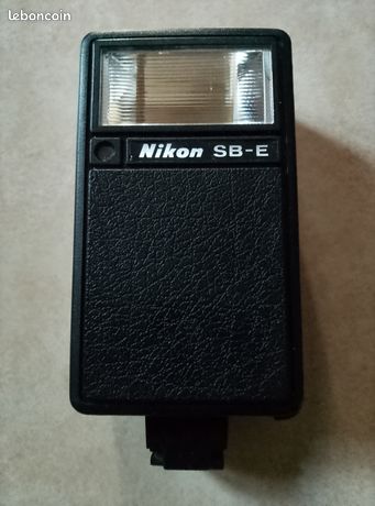 Flash Nikon SB-E