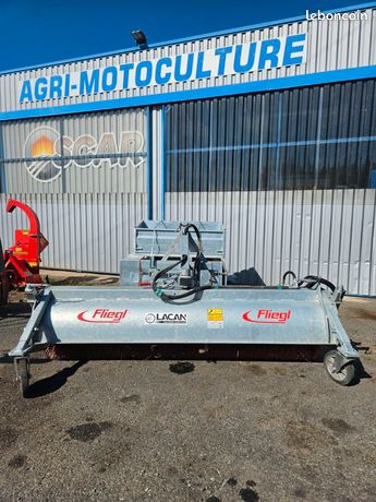 Fliegl Balayeuse economy pivotante 2.30 m fliegl