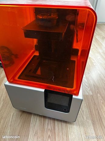 Formlabs Form2 (une pour pièce et l'autre fonctionnel)