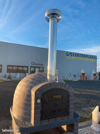 FOUR A BOIS SHOWROOM du lundi au samedi Stock Vaisselle en terre cuite Accessoires four à bois Grill inox Porte en galvanisé/fonte d'aluminium Plusieurs modèles disponibles