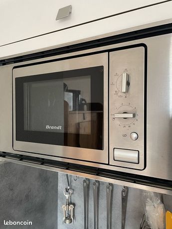Four à micro-ondes Brandt