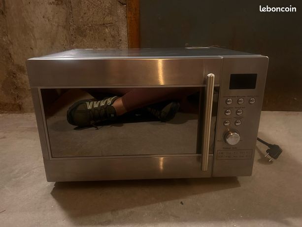 Four à micro-ondes combiné ACE31IX