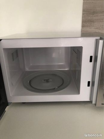 Four à micro-ondes Silvercrest