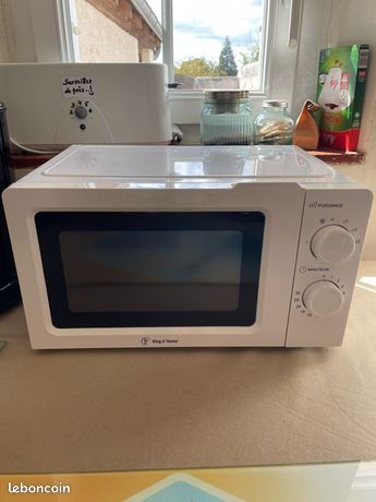 Four à micro-ondes