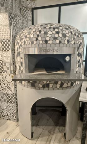 Four à pizza