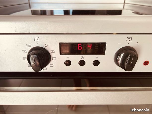 Four avec plaque induction