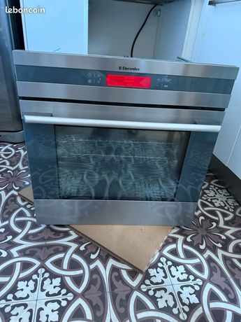 Four chaleur tournante Electrolux
