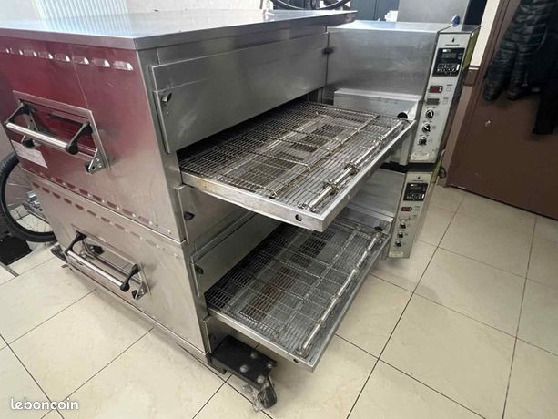 Four convoyeur Middleby Marshall gaz propreté irréprochable