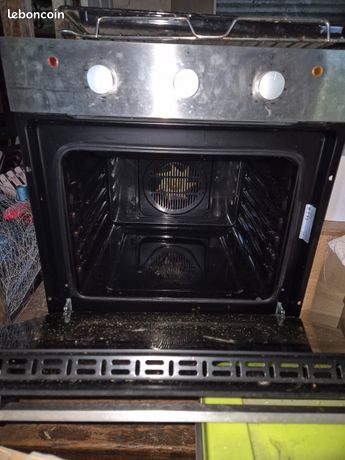 Four Cook and Lewis encastrable très peu servi