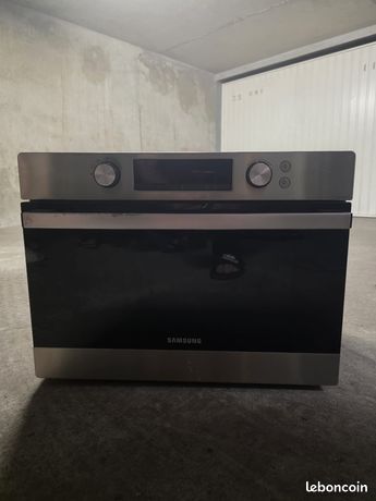 Four électrique encastrable Samsung