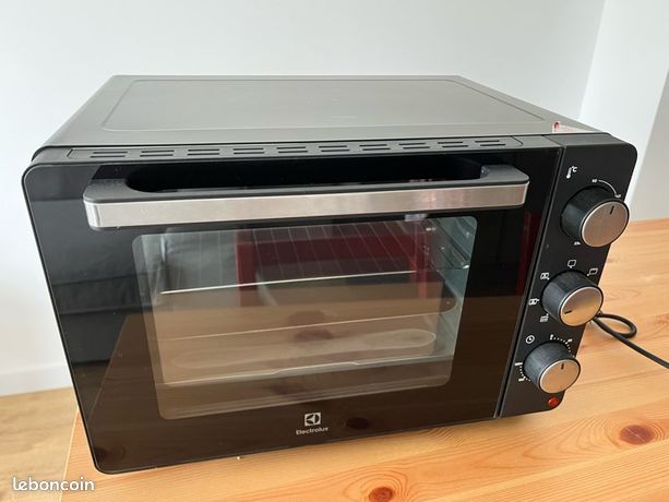 Four Electrolux ESO928