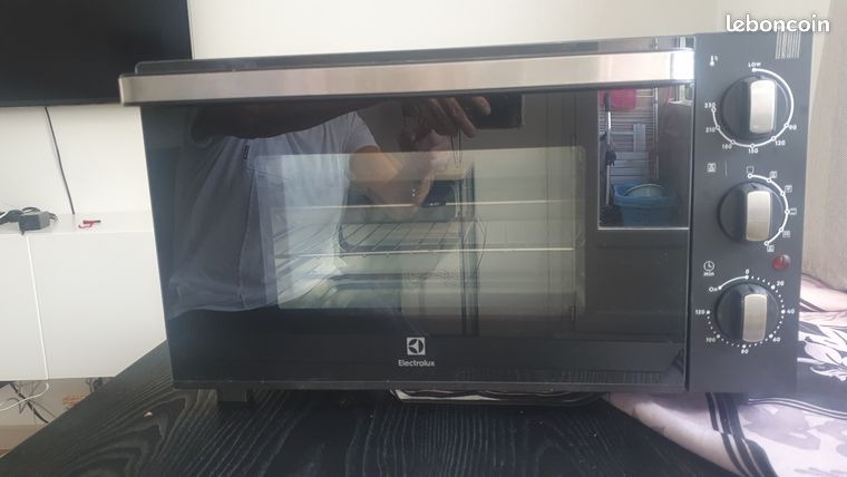 Four Electrolux excellent état