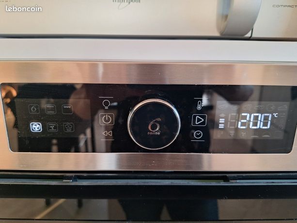 Four encastrable 6th sense