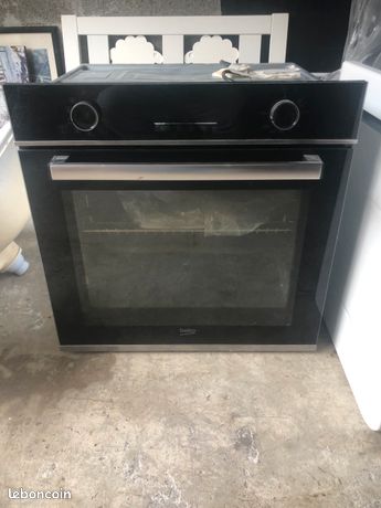Four encastrable Beko comme neuf