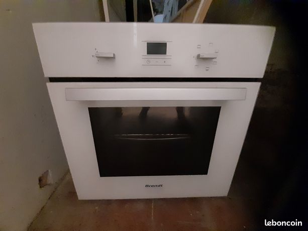 Four encastrable Brandt très peu utilisé