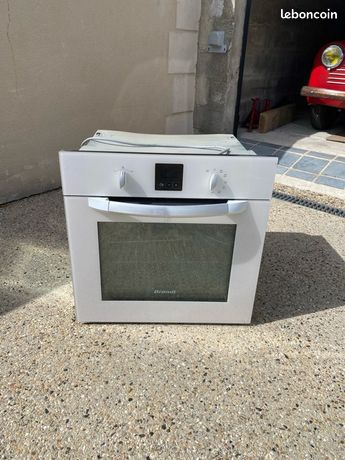 Four encastrable Brandt