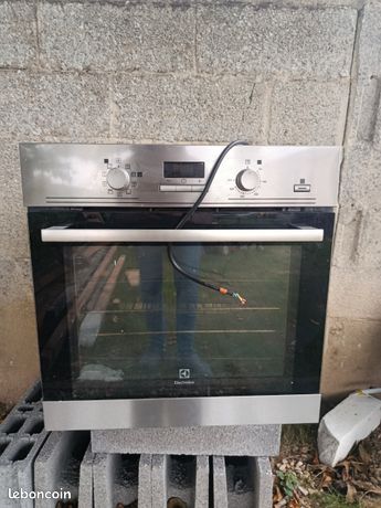 Four encastrable Electrolux