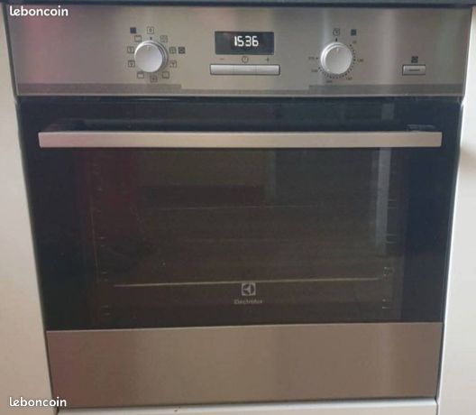 Four encastrable ELECTROLUX