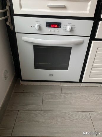 Four encastrable Faure FM 404 W