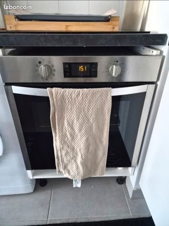 Four encastrable indesit
