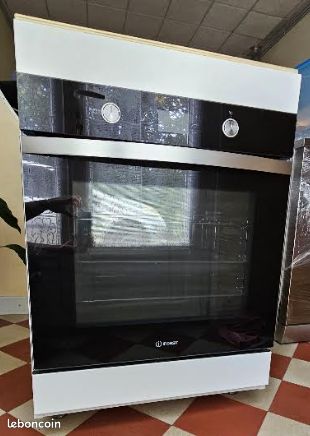 Four encastrable + meuble