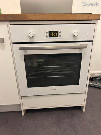 Four encastrable multifonction catalyse Essentiel B Boulanger