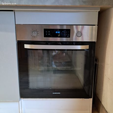 Four encastrable Samsung NV64R3531BS