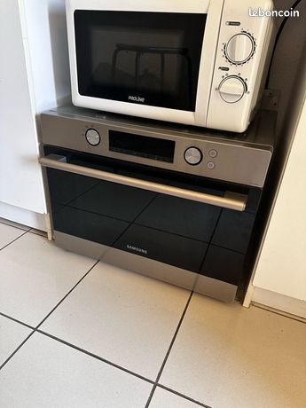 Four encastrable Samsung