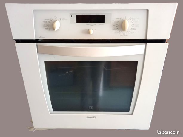 Four encastrable SAUTER