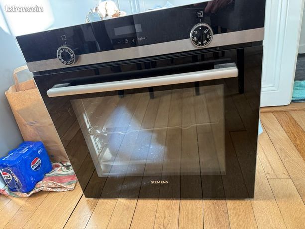 Four encastrable Siemens HB574AB1